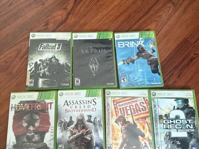 Xbox 360 Video Game Lot (8) - Skyrim, Fallout 3, Call of Duty, Metal Gear Solid V & More