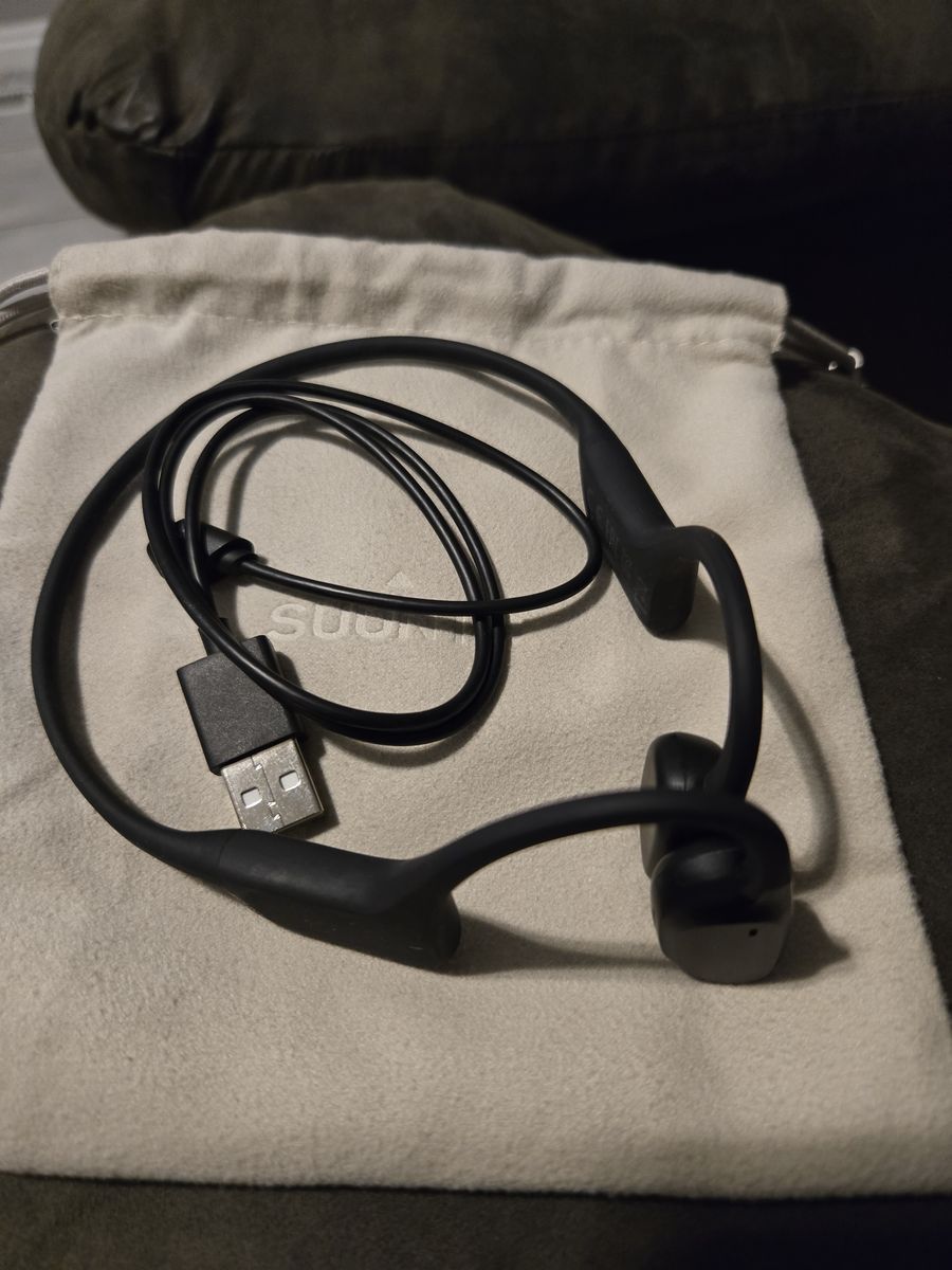 Black Suunto Sonic Headphones