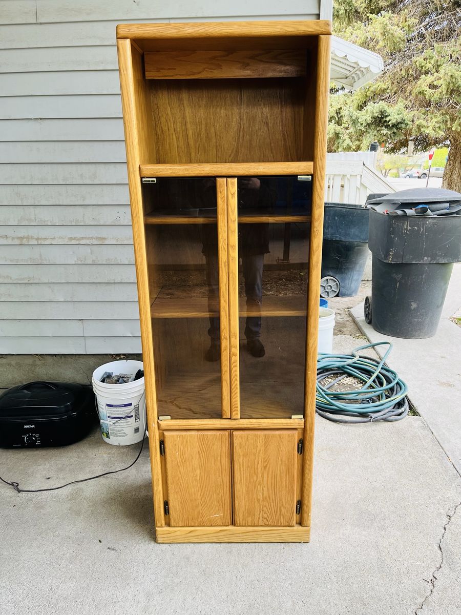Storage & display wooden hutch with light.  Oak.