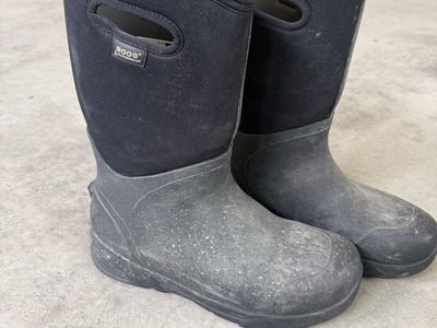 Men’s Bogs mud boots