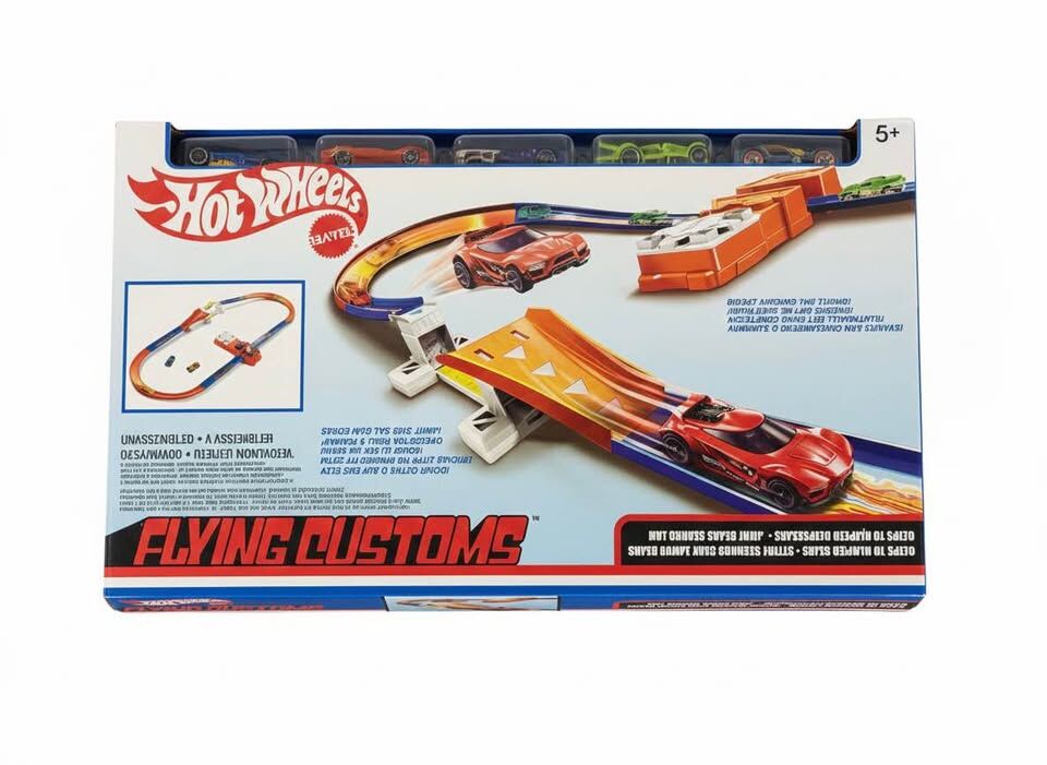 Hot Wheels Flying Customs Track Set (Ages 5+)