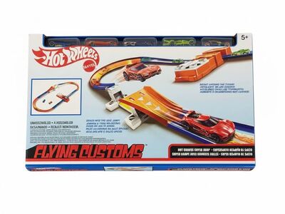 Hot Wheels Flying Customs Track Set (Ages 5+)