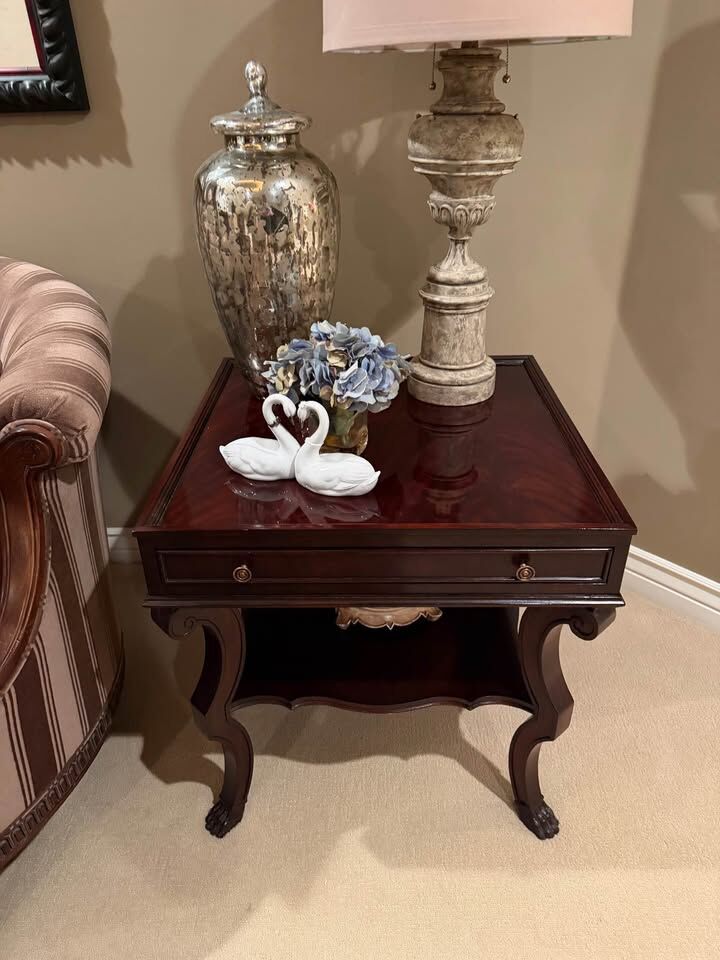 Solid Wood Side Table / End Table – Traditional Style