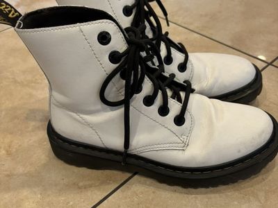 Dr Marten Boots