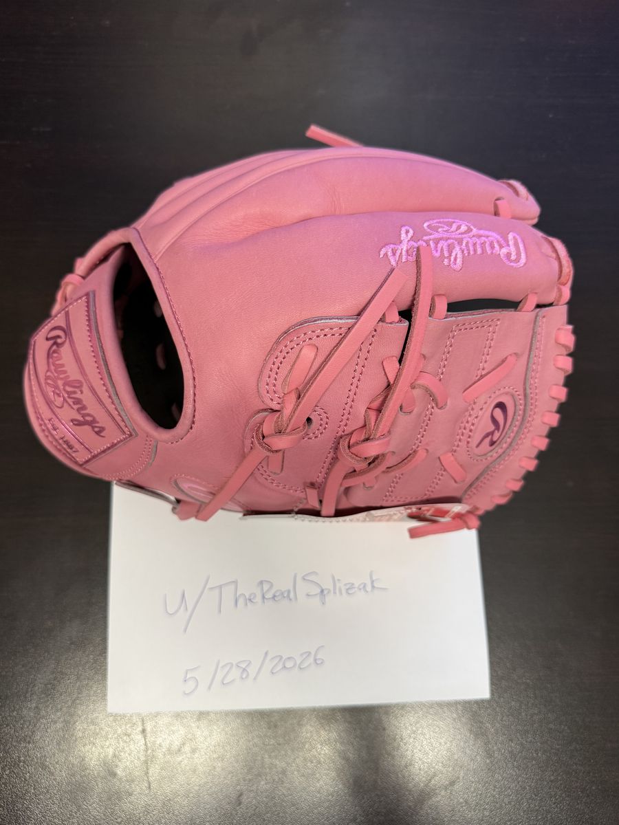 Rawings 11 3/4 infield/pitcher Heart of the Hide Baseball Glove