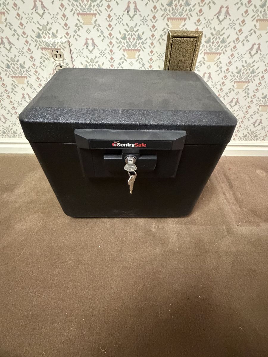 SentrySafe Fire Resistant Document Safe / File Box $80 cash/venmo in Provo