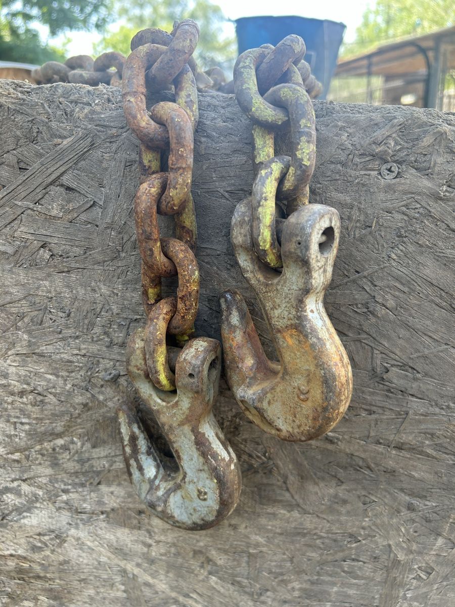 Heavy Duty Chain with Hooks - Industrial Lifting Towing Recovery