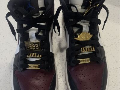 Jordan 1 mids, (send offers no set price!)