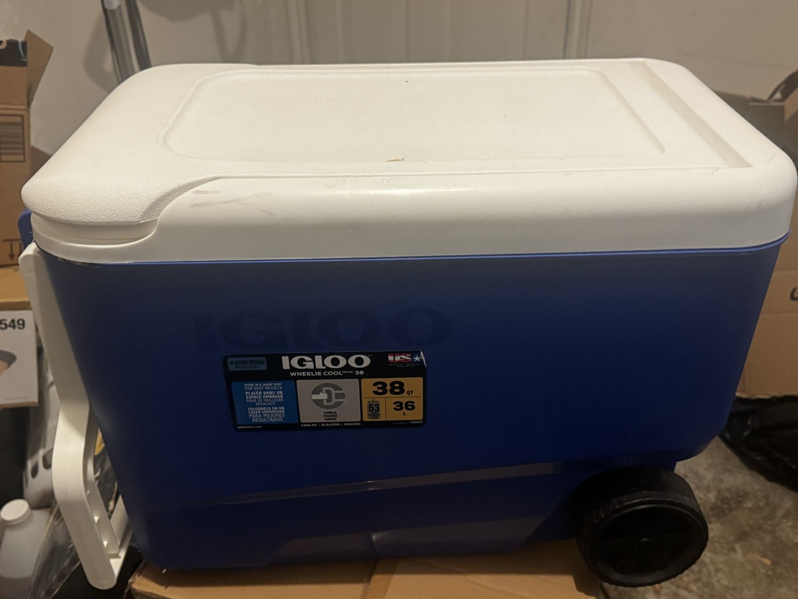 Igloo Wheelie Cool 38 QT Rolling Cooler Blue and White