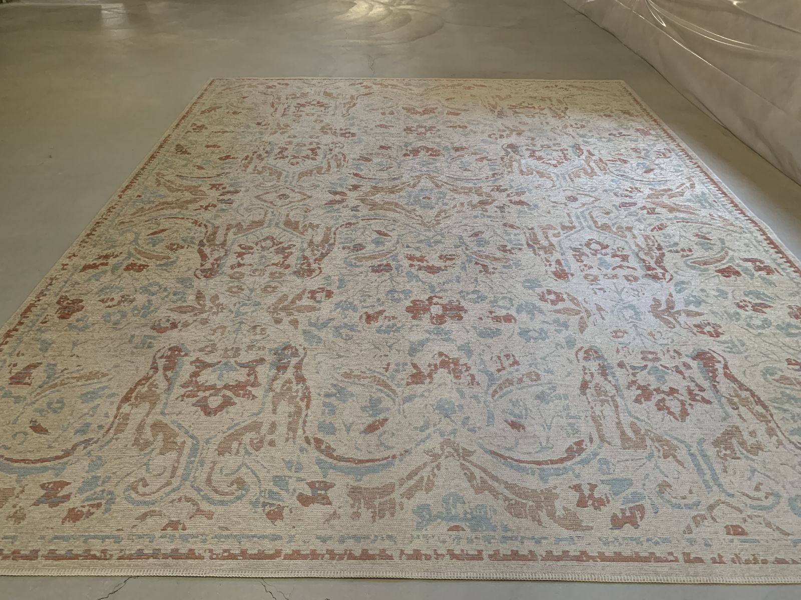 Large 8'x10' Area Rug