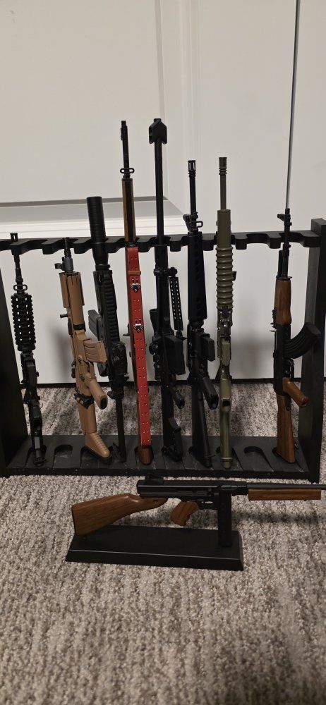 GOAT Guns Military Rifle Model Set - Replica Figurines