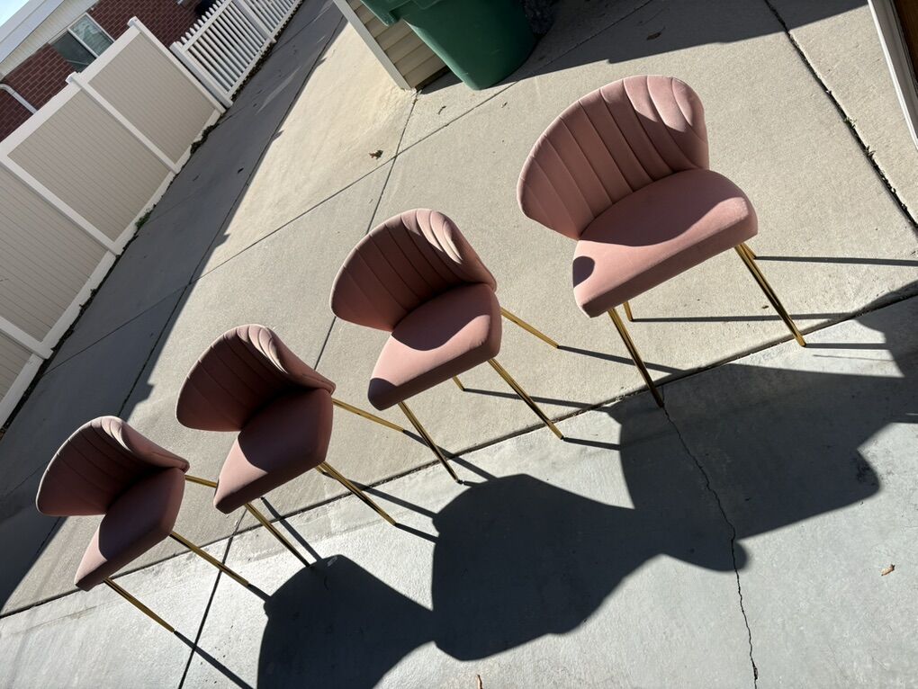 4 Pink Dining room chairs! Great DEAL!!!