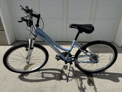 Girls 24 Roadmaster Mountain Bike
