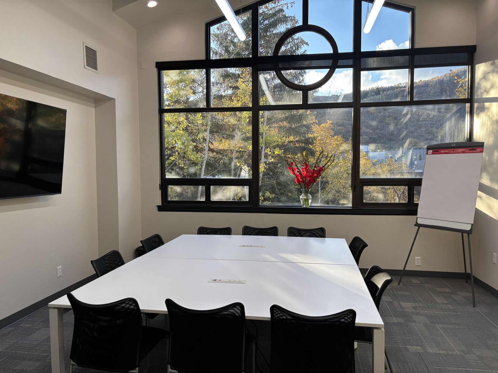 Luxury Meeting Room When You Need It!