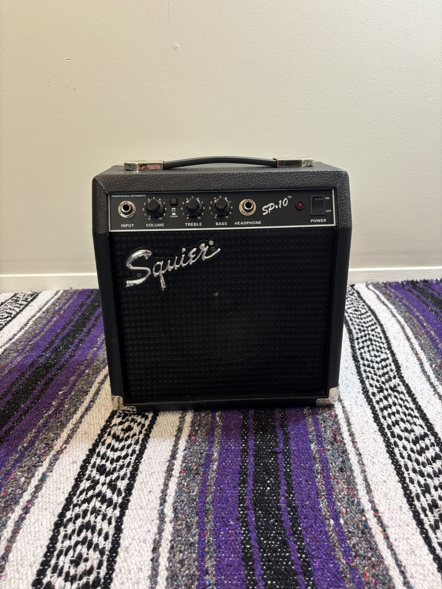 Squier SP10 Guitar Amp