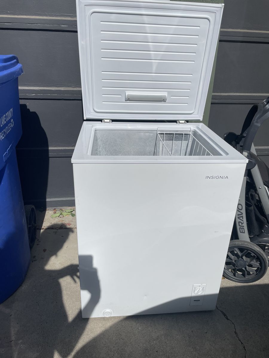 free - BROKEN chest cooler