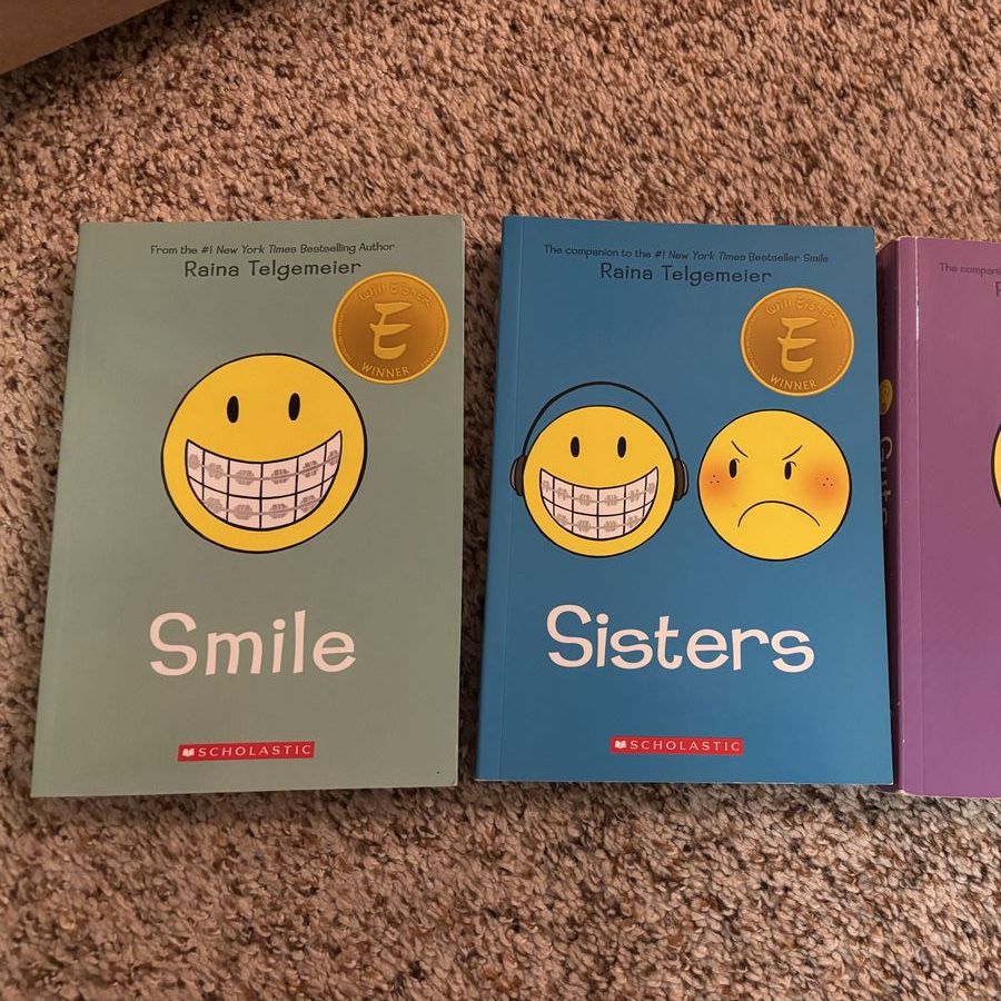 Raina Telgemeier Graphic Novel 3-Book Set: Smile, Sisters, Guts