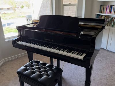 Hailun HG-178 Baby Grand Piano – Polished Ebony – Warranty Remaining