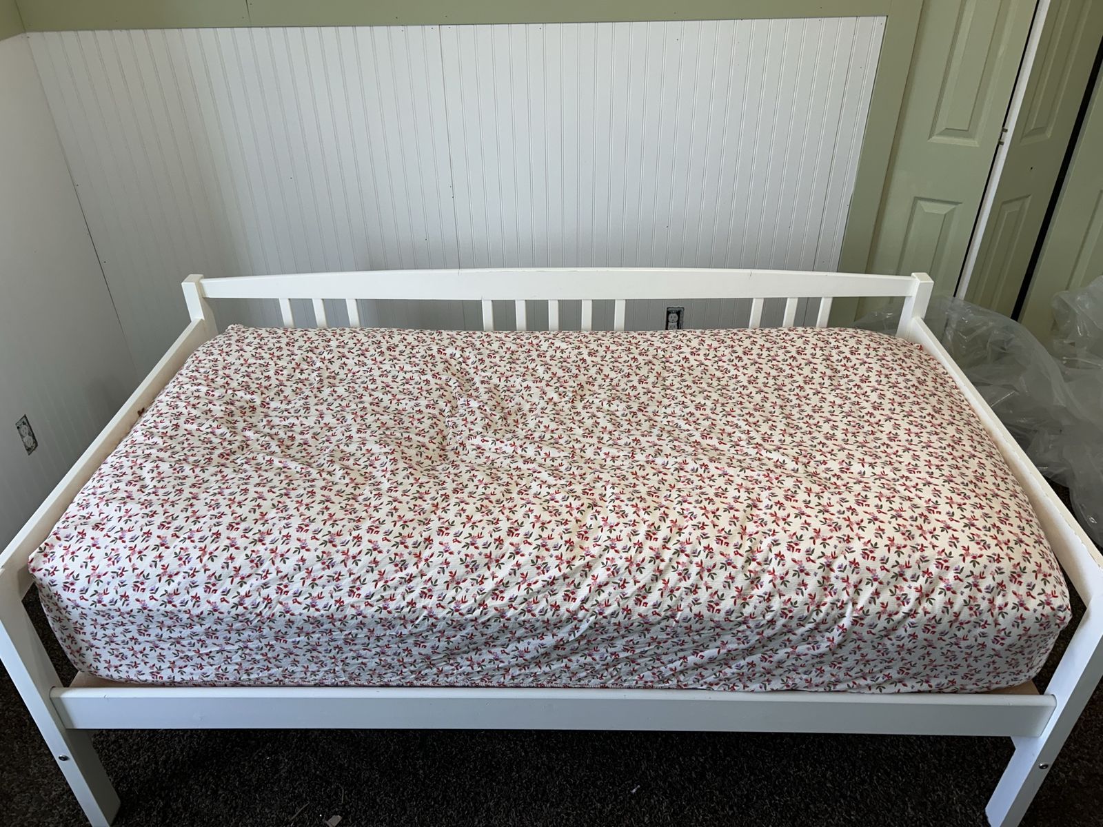 2 Twin beds