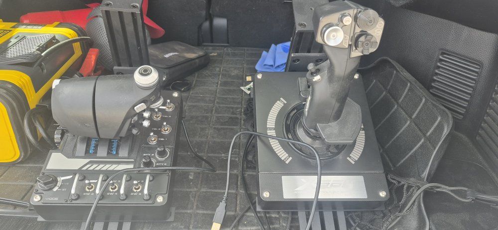 LOGITECH G X56 HOTAS Throttle and Flight sticks