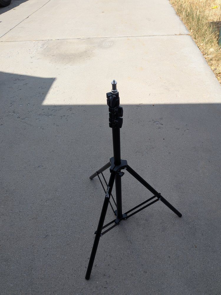 Impact LS-B4 Light Stand - 7.5' Black, Portable Studio & Photography Equipment