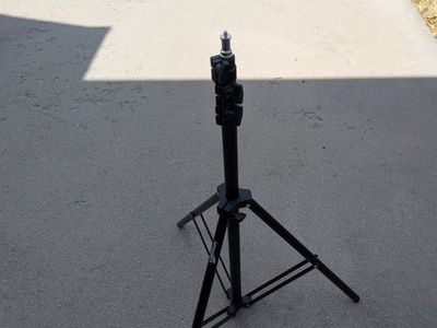 Impact LS-B4 Light Stand - 7.5' Black, Portable Studio & Photography Equipment