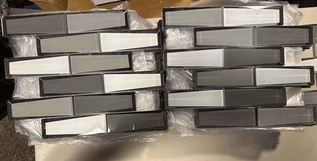 32 sq ft Rubymont White Grey Glass Rectangle Tile