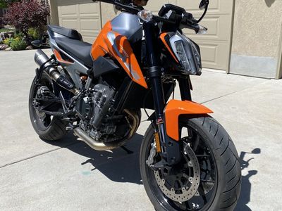 KTM Duke 790 + ICON Helmet