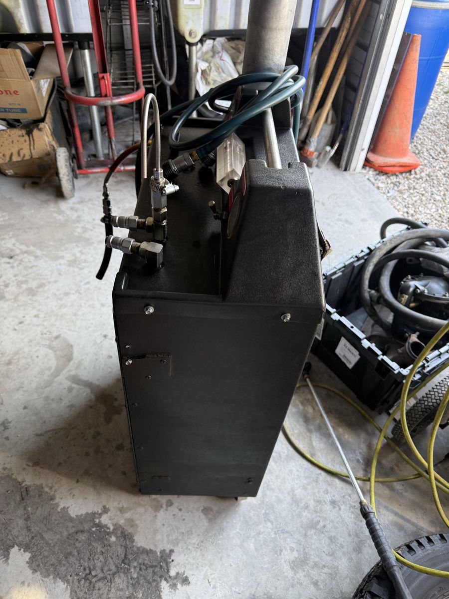 Main image 3