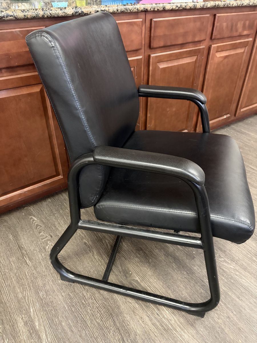 Nice office chair 