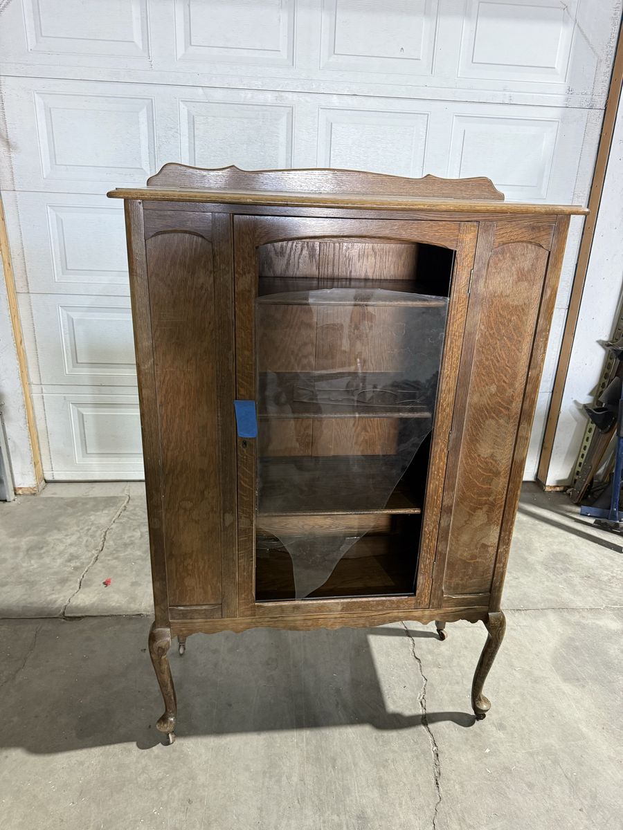 Vintage Wooden Display Cabinet with Glass Door and Decorative Legs