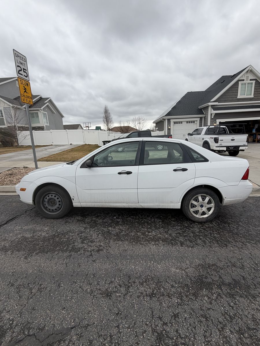 2005 FORD FOCUS