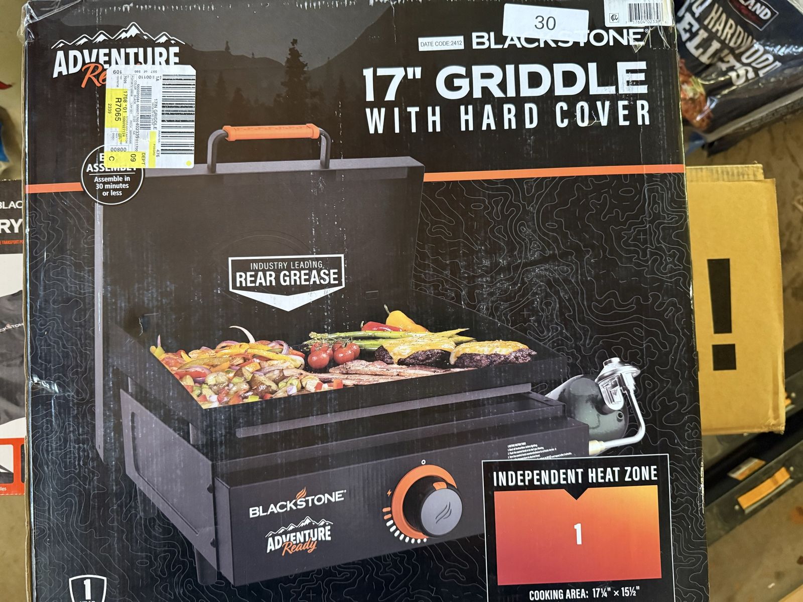 Blackstone 17 Inch Griddle with Hard Cover, Carry Bag, and Accessory Set