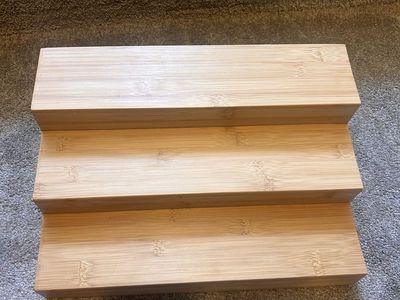 Extendable bamboo spice rack