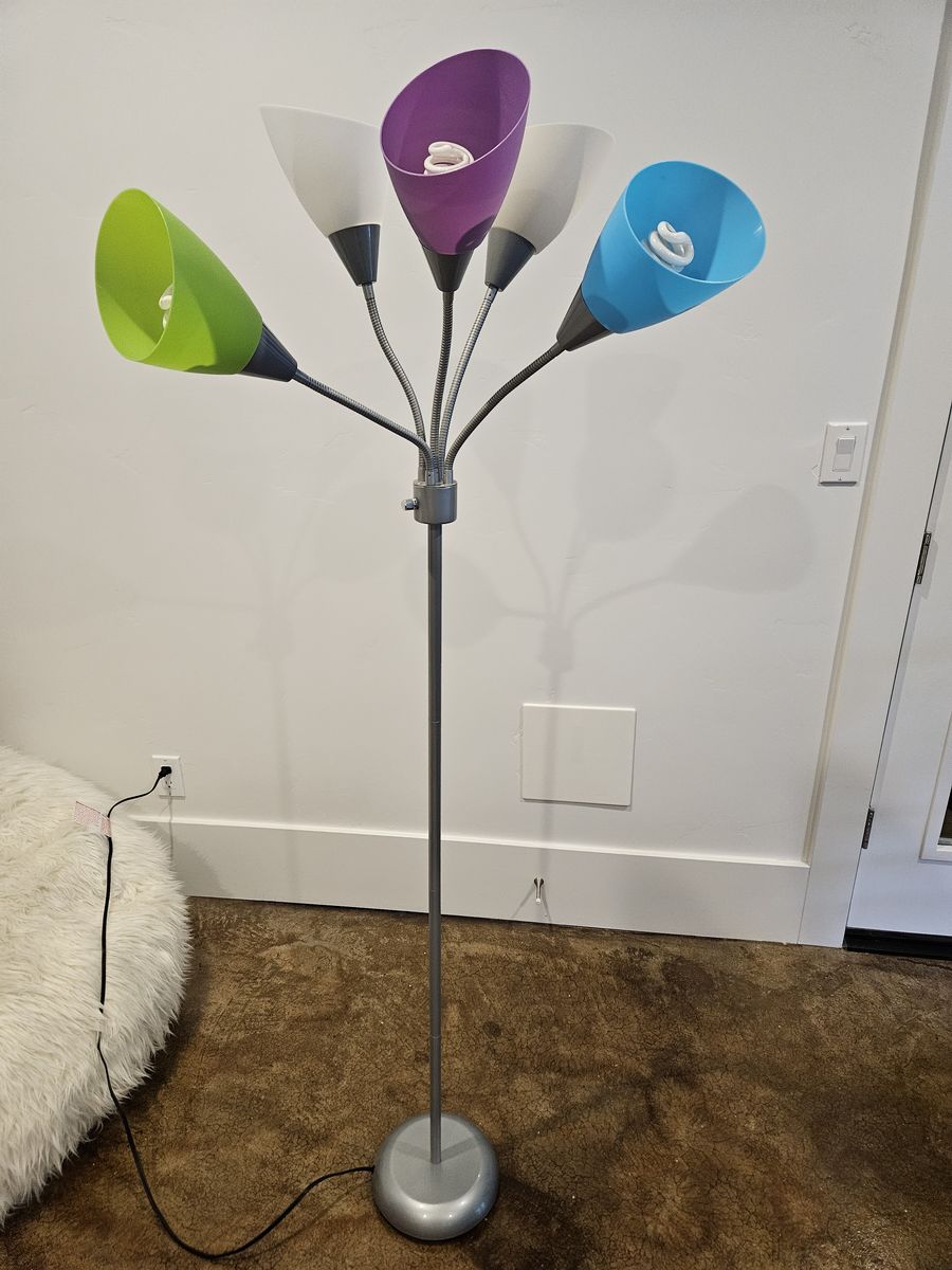 Multicolor Spyder Floor Lamp / Light