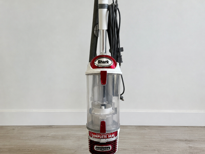 Shark Rotator Professional Lift-Away Vacuum + Attachments