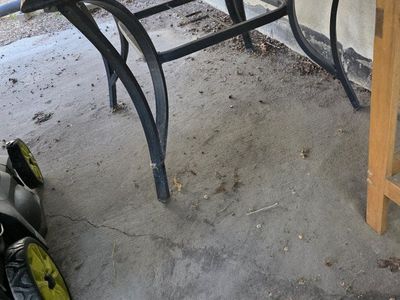 Outdoor Metal Patio Dining Table with Glass Top/4 wi ker mesh chairs go with it, good shape but been stored covered with tarp.