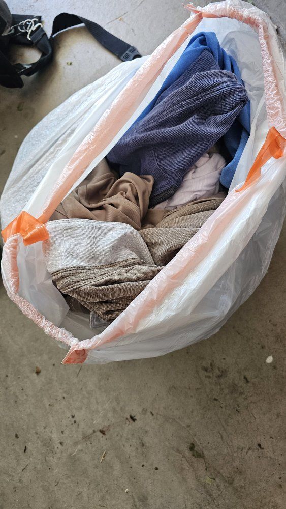 free men's medium shirts in Woods Cross