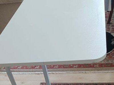 Adjustable student table