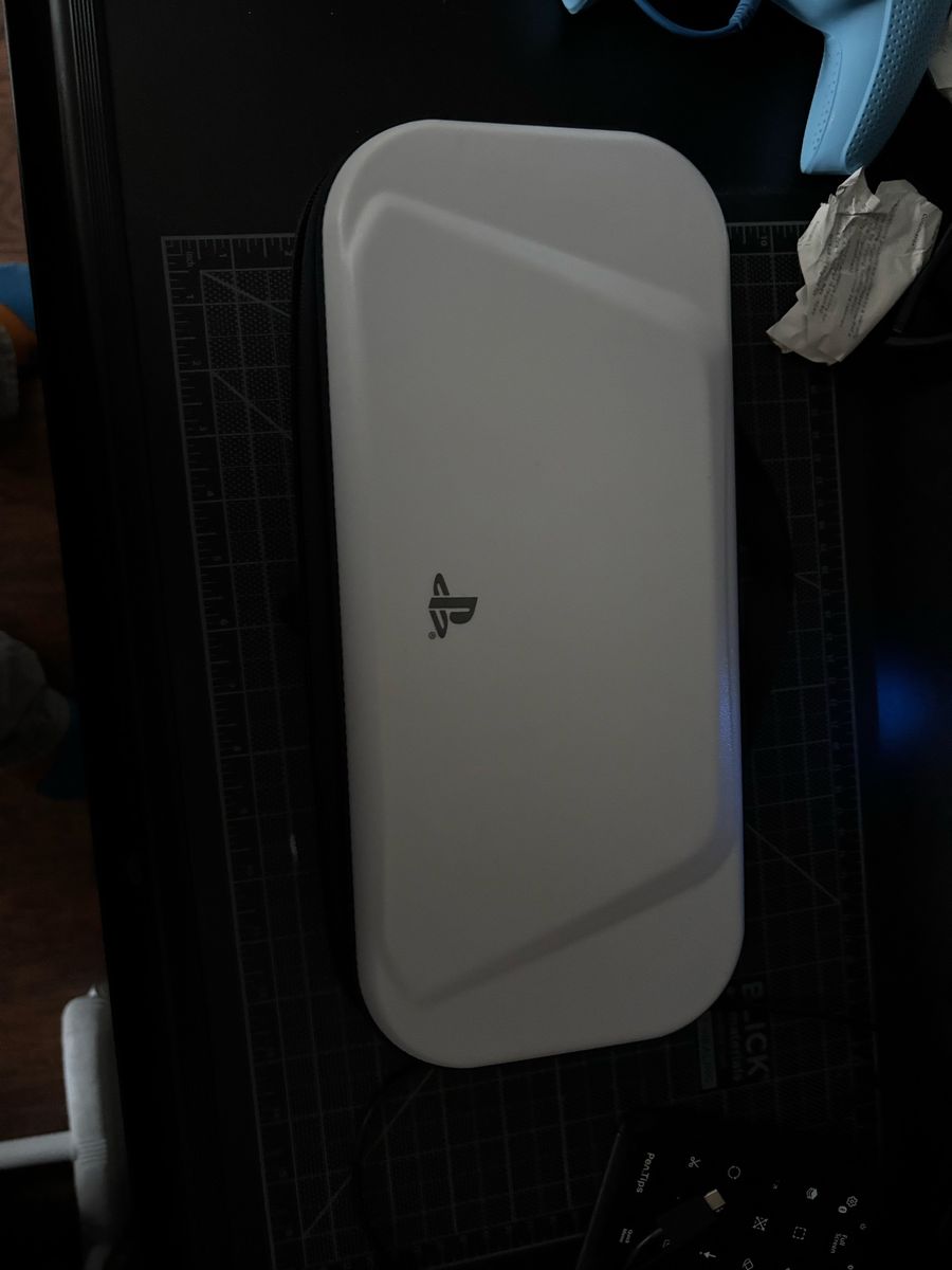 Main image 3