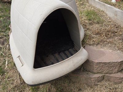 INSULATED STURDY IGLOO