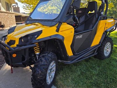 Side by side
2012 Can-Am Commander Xt 1000 EFI