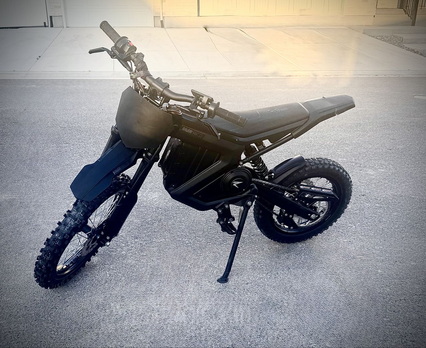 RAWR MINI R17 E-DIRT BIKE $2100