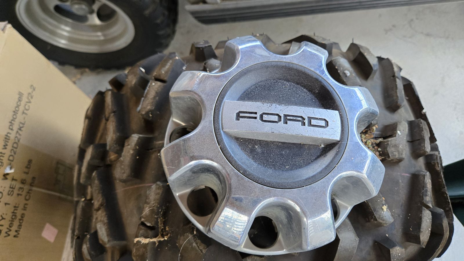 Ford Silver Center Cap for Truck/SUV Wheels - Used Condition