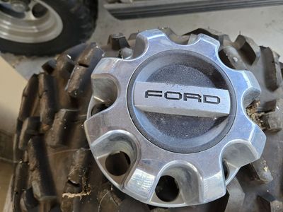 Ford Silver Center Cap for Truck/SUV Wheels - Used Condition