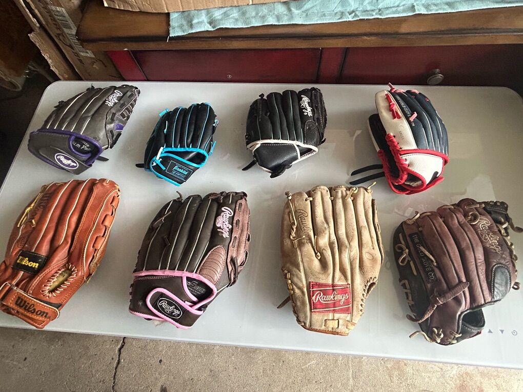 8 Baseball Gloves, Rawlings Gold Glove Series