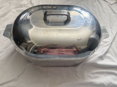 Magnalite 4267 Oval Roaster 13QT with Lid Rack Trivet Great Condition