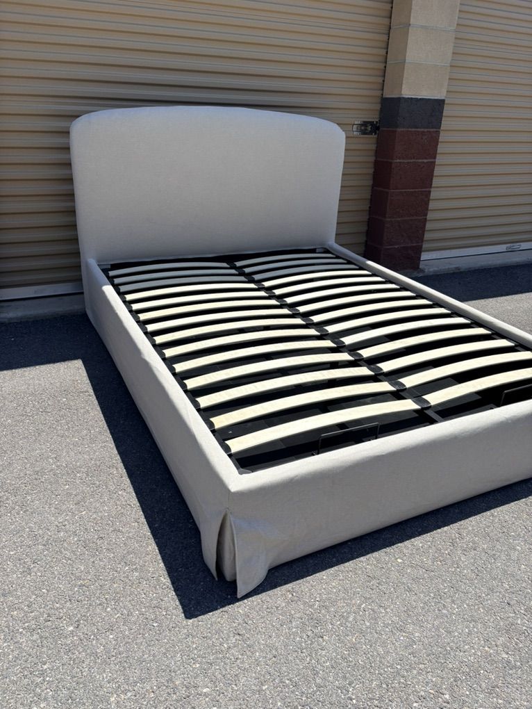 Queen Jezreel Modern Storage Bed