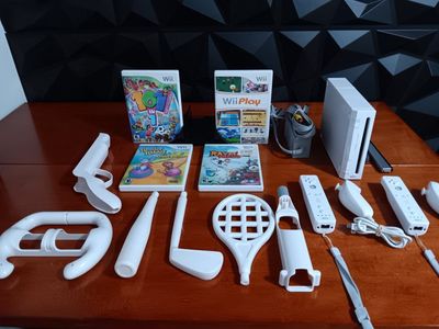 Nintendo Wii Console, Controllers, Accessories & 4