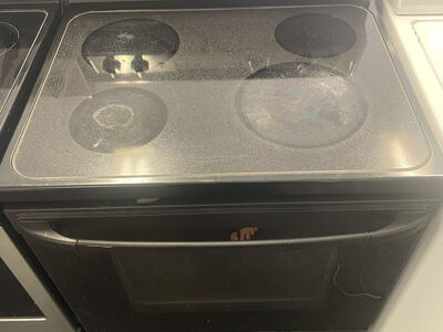 GE Range, Nice condition, Clean, Working Great, With 30 Day Warranty!